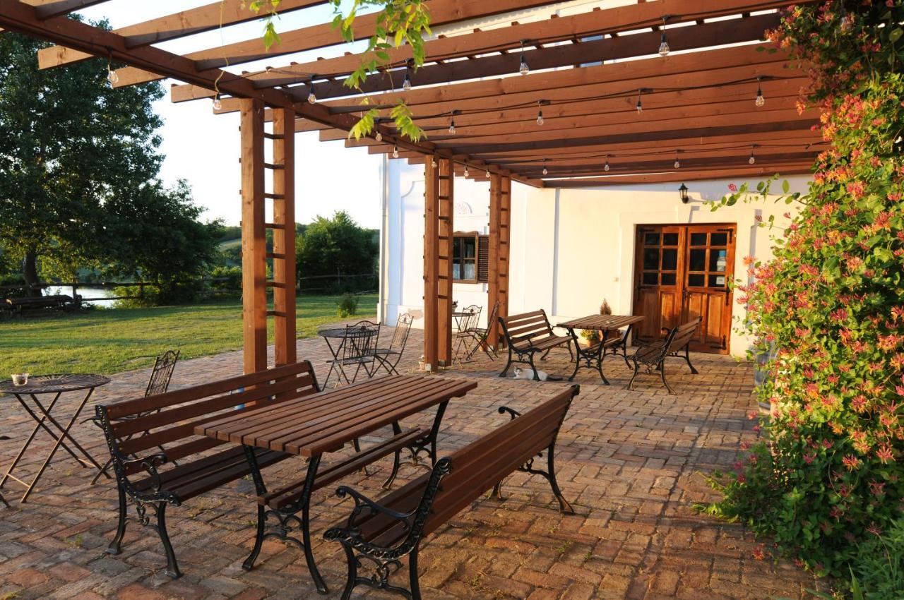 Matievics Boraszat Es Vendeghaz Guest house *